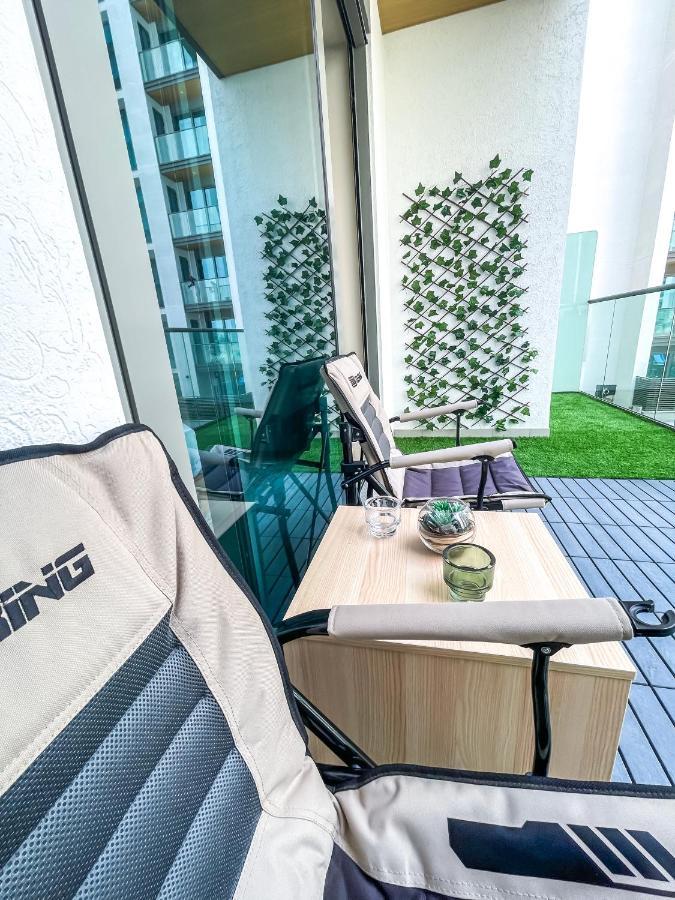 Stay By Latinem Luxury Studio Holiday Home G6-6103 Near Burj Khalifa ドバイ エクステリア 写真